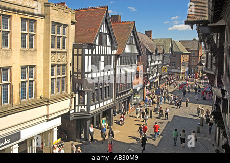 Einen malerischen Blick auf Eastgate Straße von Chester City Walls. Stockfoto