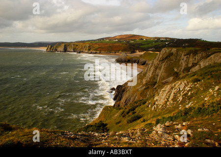 DREI KLIPPEN BUCHT GESEHEN VON PENNARD KLIPPEN, GOWER HALBINSEL, WEST GLAMORGAN, SÜD-WALES, GROßBRITANNIEN Stockfoto