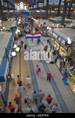 Innenraum des Nagycsarnok der großen zentralen Markt in Budapest Stockfoto