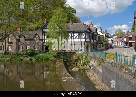 Niedriger Damm im historischen Dorf von Lymm in Cheshire Stockfoto