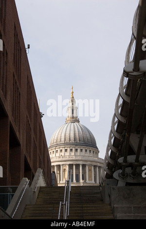 Die Kuppel des Pauls Kathedrale und ein Teil der Millennium Bridge. London, England, Europa, Stockfoto