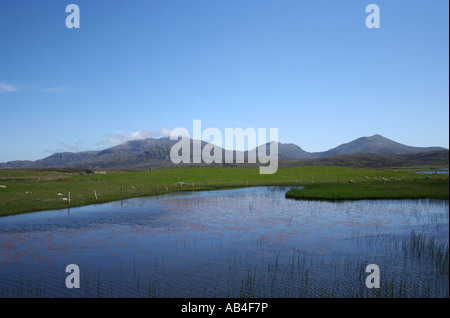 Thacla und Beinn Mhor mit Loch Druidibeg South Uist äußeren Hebriden Schottland Juni 2007 Stockfoto