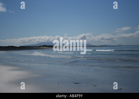 Gipfel des Thacla und Beinn Mhor auf South Uist gesehen vom Strand auf Benbecula äußeren Hebriden Schottland Juni 2007 Stockfoto