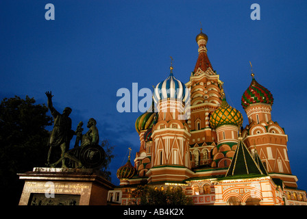 Basilius Kathedrale beleuchtet in der Nacht, Moskau Stockfoto