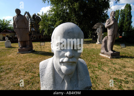 Büste, Statuen von Lenin in Muzeon Skulpturenpark, Moskau Stockfoto