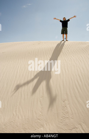 Jungs auf Dünen White sands, New Mexico Stockfoto