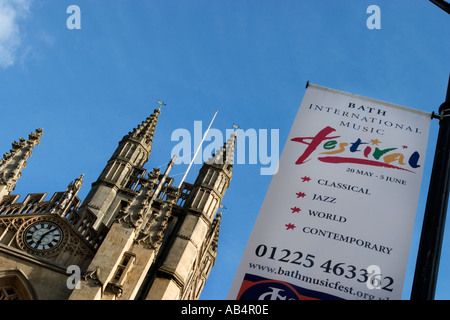 Bath International Music Festival Banner in der Nähe von Bath Abbey in Bath, Somerset, England Stockfoto