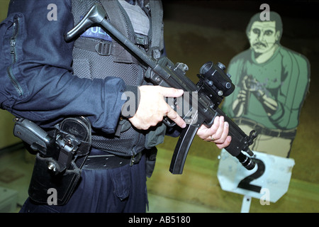 Polizei bewaffnet Response Unit, Großbritannien UK Stockfoto