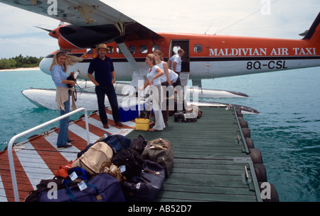 Wasserflugzeug-Transfers von Maldivian Air Taxi schwimmenden Steg Baa Atoll Malediven Stockfoto