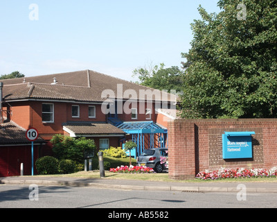 Warley Brentwood Essex BUPA Hartswood Krankenhaus Ortseingangsschild und Gebäude Stockfoto