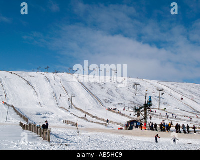 LECHT Zentrum Skilifte und Pisten an den Hängen der Grampian Mountains Tomintoul Moray Schottland, Vereinigtes Königreich Stockfoto