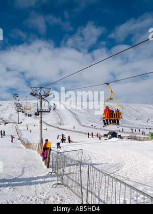 SESSELLIFT im LECHT SKI CENTRE an den Hängen der Grampian Mountains Tomintoul Moray Schottland, Vereinigtes Königreich Stockfoto