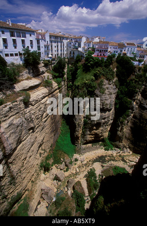 Aussichtspunkt, Aussichtspunkt, neue Brücke, Felsen, Klippen, Schlucht, Schlucht, Guadalevin River, Rio Guadalevin, Ronda, Provinz Malaga, Spanien, Europa Stockfoto