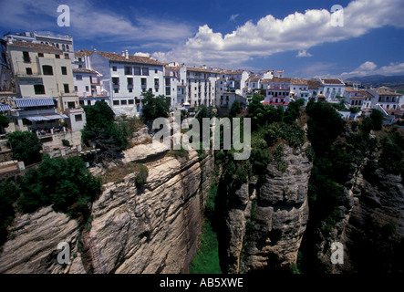 Aussichtspunkt, Aussichtspunkt, neue Brücke, Felsen, Klippen, Schlucht, Schlucht, Guadalevin River, Rio Guadalevin, Ronda, Provinz Malaga, Spanien, Europa Stockfoto