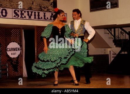 Flamenco-Tänzer, El Patio Sevillano, Sevilla, Provinz Sevilla, Spanien Stockfoto