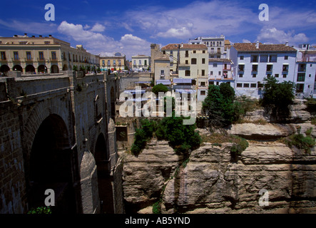 Aussichtspunkt, Aussichtspunkt, neue Brücke, Felsen, Klippen, Schlucht, Schlucht, Guadalevin River, Rio Guadalevin, Ronda, Provinz Malaga, Spanien, Europa Stockfoto