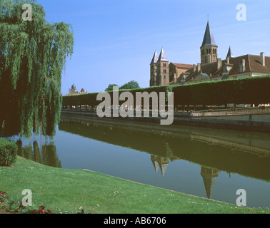 Die Basilika Sacré-Coeur in Paray le Monial Stockfoto