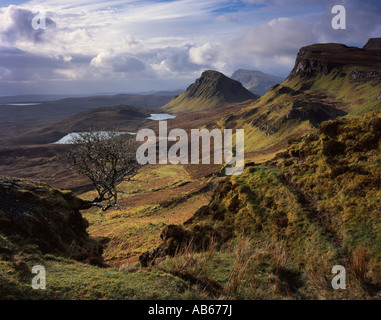 Klampe und Beinn Edra bei Dämmerung, Trotternish, Isle Of Skye. Stockfoto