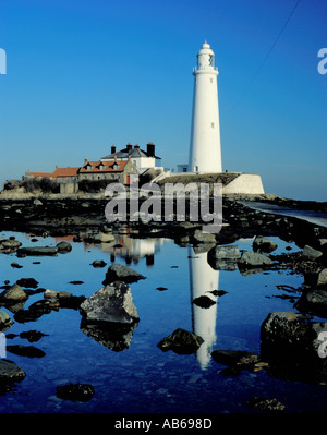 Str. Marys Insel-Leuchtturm (der letzte Kerosin angetrieben Leuchtturm im Vereinigten Königreich), Whitley Bay, Tyne and Wear, England, UK. Stockfoto