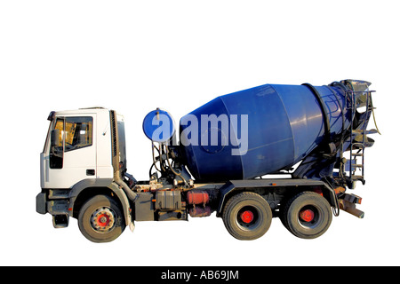 Blaue Betonmischer LKW isoliert auf weiss. Stockfoto