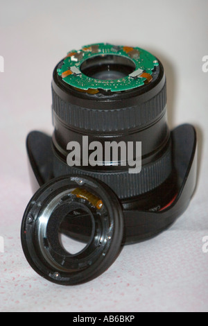 Professionelle Canon Weitwinkelobjektiv gebrochen Stockfoto