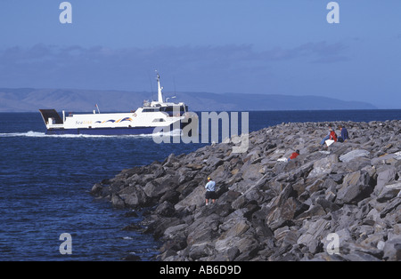 Fähre ankommen in Penneshaw auf Kangaroo Island South australiarock Stockfoto