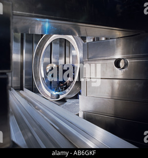 MIG Schweißen des Rahmens der Jet-Engine für Luft-und Raumfahrt Stockfoto