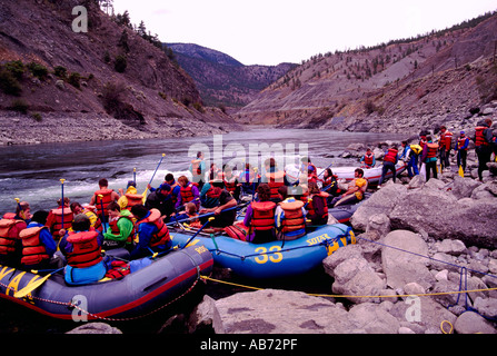 Vorbereitung auf Floß auf dem Thompson River in der Nähe der Stadt von Spences Bridge in British Columbia Kanada Stockfoto