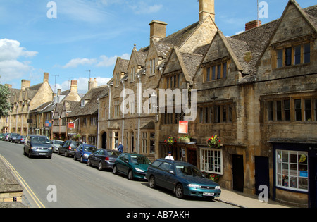 Chipping Campden in der Hauptstraße von Cotswolds Gloucestershire England UK Stockfoto