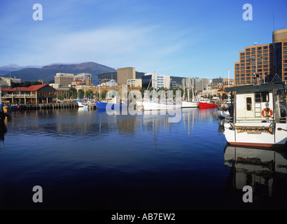 Angelboote/Fischerboote in Sullivans Cove am Hobart Tasmanien Stockfoto