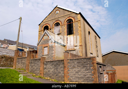 Verfallene Mount Zion Primitive Methodist Kapelle Ebbw Vale oder Gwent South Wales UK GB datiert 1903 Stockfoto