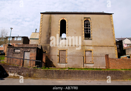 Verfallene Mount Zion Primitive Methodist Kapelle Ebbw Vale oder Gwent South Wales UK GB datiert 1903 Stockfoto