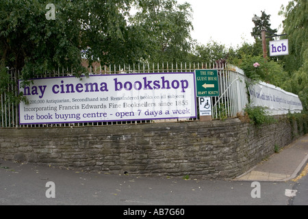 Heu-Kino-Buchhandlung Hauptstraße bei Hay on Wye UK Stockfoto