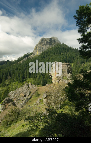 USA OREGON Pilot Rock, 5908 hohen, alten vulkanischen Stecker, CASCADE-SISKIYOU NATIONAL MONUMENT Stockfoto