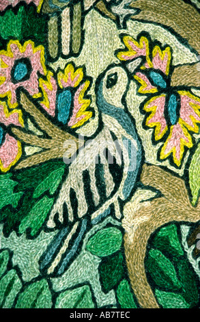 Pakistan Handwerk Gabba wollenen Matte aus Pakistan Detail Vogel auf einem Baum Stockfoto