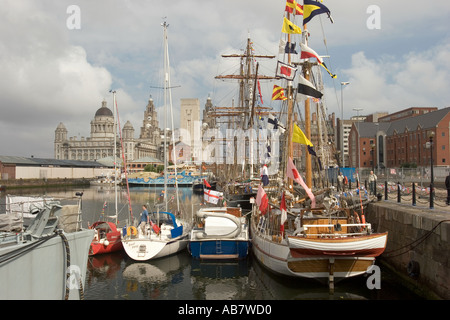 Merseyside Liverpool Mersey River Festival Canning halbe Tide Dock Großsegler Stockfoto