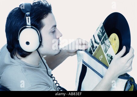 Mann, Musik hören Stockfoto