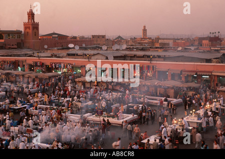 Djemaa el-Fna, Marktplatz in Marrakesch, Marokko Stockfoto
