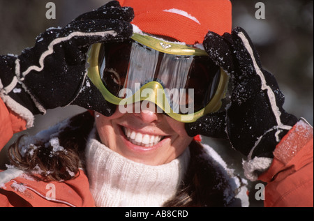 Porträt eines Mädchens im Ski-Outfit, Frankreich Stockfoto