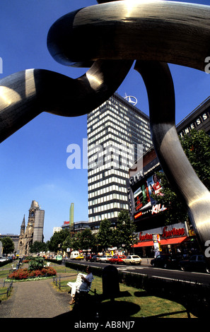 Kurfürstendamm Skulptur über Stadt Wiedervereinigung Gedachtniskirche (Kaiser-Wilhelm-Gedächtnis-Kirche)-Berlin-Deutschland Stockfoto