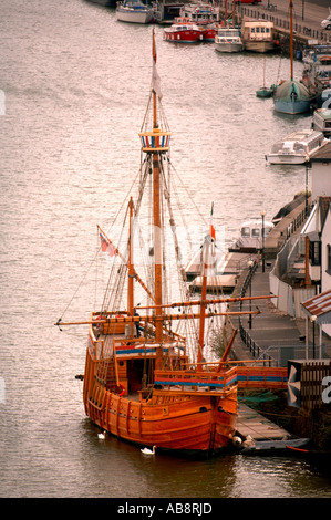 BRISTOL HAFEN MIT DEM MATTHÄUS Stockfoto