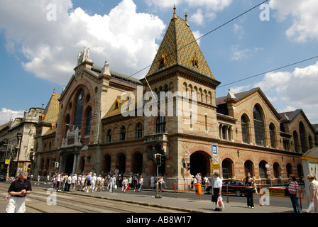 Außenseite des Zentralmarktes Kozponti Vasarcsarnok in Budapest Ungarn Stockfoto