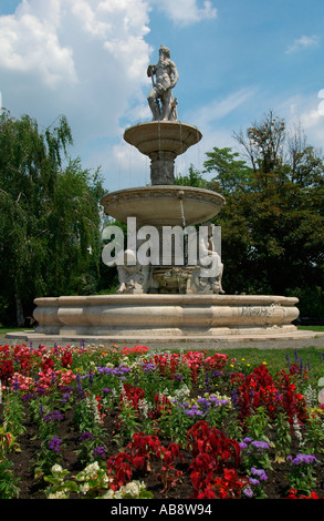 Danubius Statue symbolisiert Ungarns rivers.and aus dem Jahr 1880 in Erzsbet ter Platz in Budapest Ungarn Stockfoto