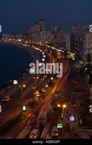 die Corniche an der Mittelmeerküste, Alexandria, Ägypten Stockfoto