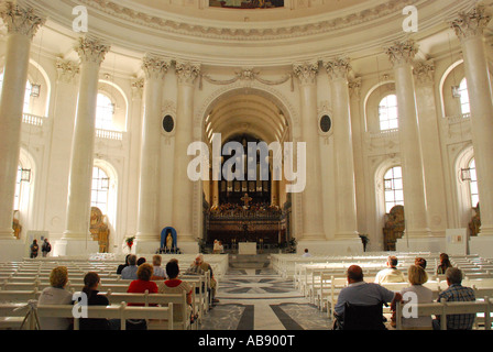 Dom St. Blasius mit eines der größten Kirchenkuppeln Europas - St. Blasien Schwarzwald Baden-Württemberg Deutschland Stockfoto