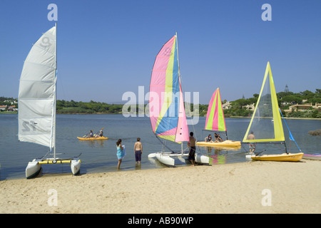 Portugal, Algarve, Wassersport auf dem See in Quinta do Lago Stockfoto