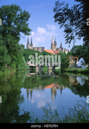 Blick über Saale River zur Burg und Kathedrale, Deutschland, Sachsen-Anhalt, Merseburg Stockfoto