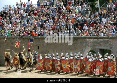 DEU Deutschland Xanten Romans Festival in der archäologische Park historischen Show des täglichen Lebens der normalen Menschen und militärisches personal Stockfoto