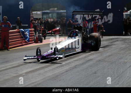 Kim Reymond beschleunigt von der Startlinie am Alasrto Dragstrip in Finnland in seine Top Fuel Dragster 0 bis 60mph in 0 5 Sekunden 0 Stockfoto