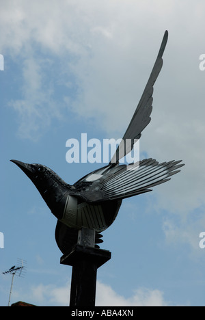 Skulptur von einer Elster, Weobley, Herefordshire Stockfoto